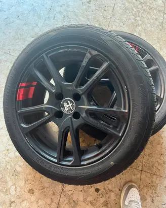 cerchi in lega 16, gomme 4 stagioni e valvole tpms