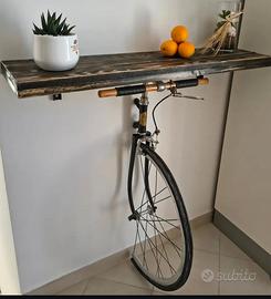 mensola con bici d'epoca