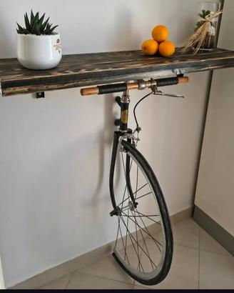 mensola con bici d'epoca