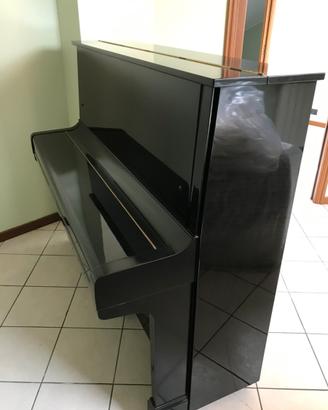 Pianoforte verticale yamaha