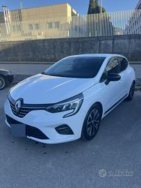RENAULT CLIO 2023 full hybrid 145 CV 47000km