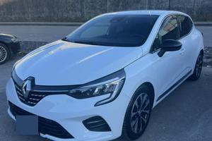 RENAULT CLIO 2023 full hybrid 145 CV 47000km