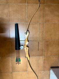 Arco curvo in legno + freccie e porta freccie