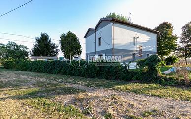 casa indipendente con giardino