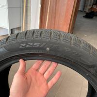 Gomme Pirelli Sottozero doppia misura R18