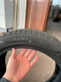 Gomme Pirelli Sottozero doppia misura R18