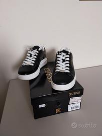 sneakers nere suola bianca n.39