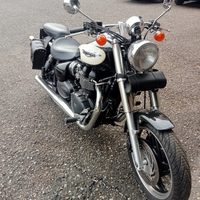 Triumph speedmaster 900