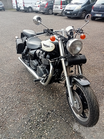 Triumph speedmaster 900