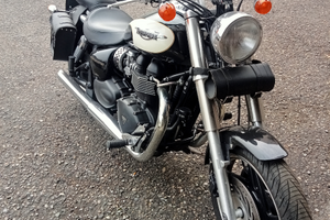 Triumph speedmaster 900