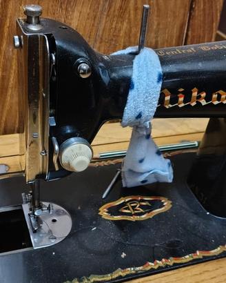 macchina da cucire vintage