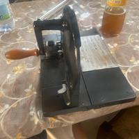 Affettatrice a manovella prezzo trattabile