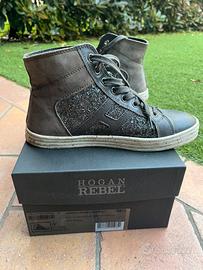 Hogan Rebel