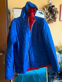Giacca a vento reversibile blu e rossa