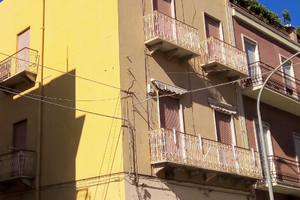 Palazzina su due piani+terrazza e mansarde(mq 160)