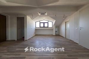 APPARTAMENTO MANSARDATO DI RECENTE COSTRUZIONE