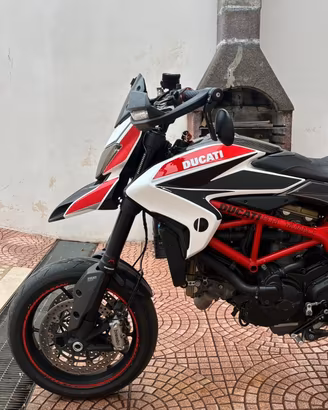 DUCATI HYPERMOTARD 821 SP
