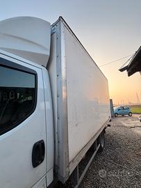 Cassone con pedana iveco daily