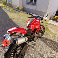 Ducati Monster 696 plus