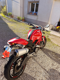 Ducati Monster 696 plus