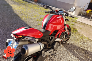 Ducati Monster 696 plus