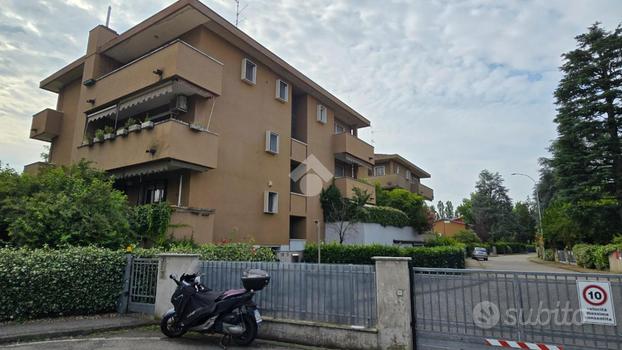 3 LOCALI A PESCHIERA BORROMEO