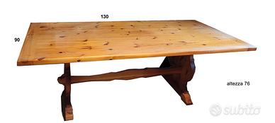 Tavolo in legno massiccio