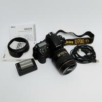 Nikon D 700 con  7088 scatti