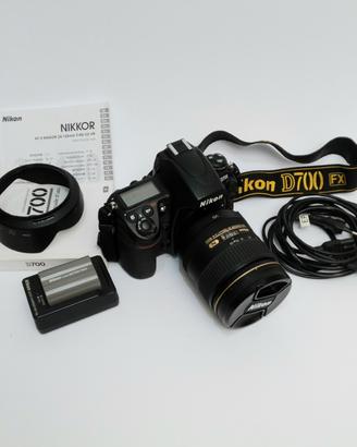 Nikon D 700 con  7088 scatti
