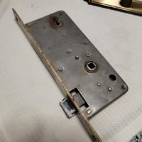 Serratura completa di chiavi 