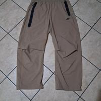 tuta nike tech woven unisex mai indossata
