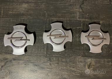 Tappi in cerchi lega Opel tigra