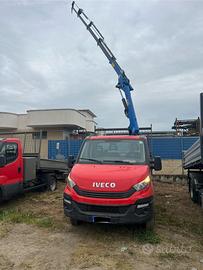 Iveco Daily 12-120 con gru