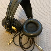 akg 240