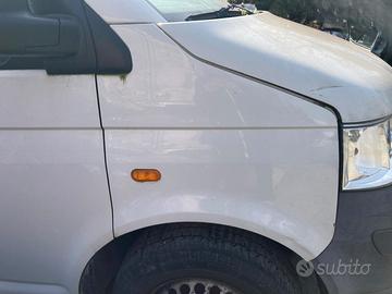PARAFANGO ANTERIORE DESTRO VOLKSWAGEN Transporter