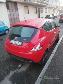  Ypsilon  1.0 70 CV Hbrid Silver
