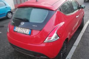  Ypsilon  1.0 70 CV Hbrid Silver