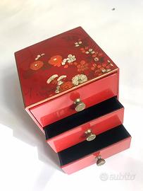 Scatola con cassetti porta gioie in lacca vintage