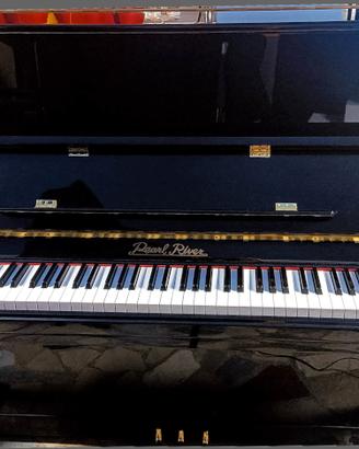 Pianoforte acustico verticale
