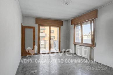 Appartamento di 90 m² con 3 locali e box auto a Mo