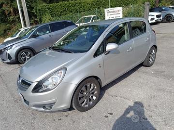Opel Corsa 1.2 5 porte Club