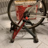 Rullo per allenamento e bici
