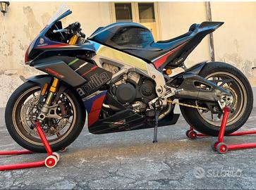 Aprilia rsv4 1100