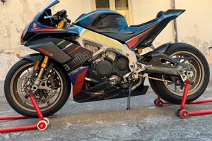 Aprilia rsv4 1100