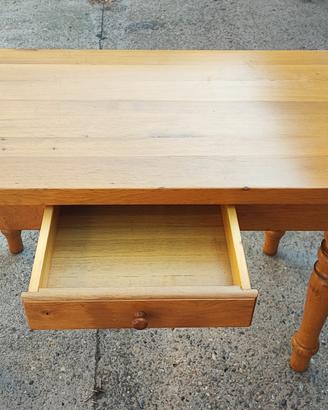 Tavolo Rustico con Cassetto