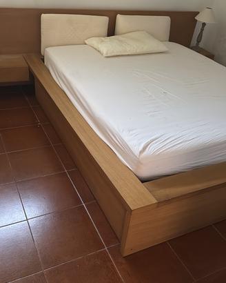 Camera da letto habitat in legno.