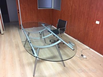 tavolo in vetro da riunione