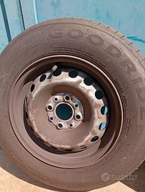 4 gomme con cerchio in ferro 155/80 r13 
