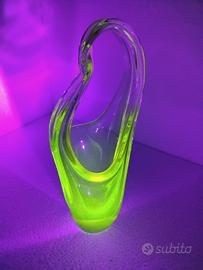 vaso di Murano in vetro all'uranio