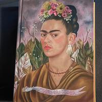 Frida Kalho libro con illustrazioni Taschen